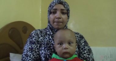 بالفيديو والصور.. طفل بالسويس تتحول حياته لمأساة بسبب حاجته لعملية زرع نخاع